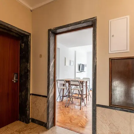 Appartement Carmo Lissabon